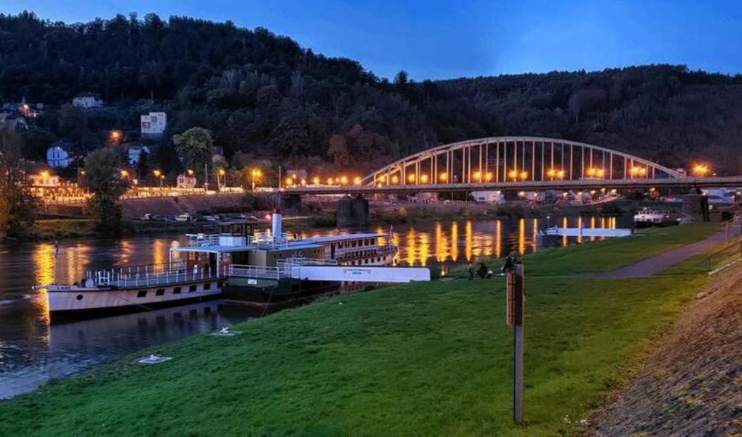 U Bocmana S Vyhledem Na Zamek A Labe Lägenhet Decin Exteriör bild