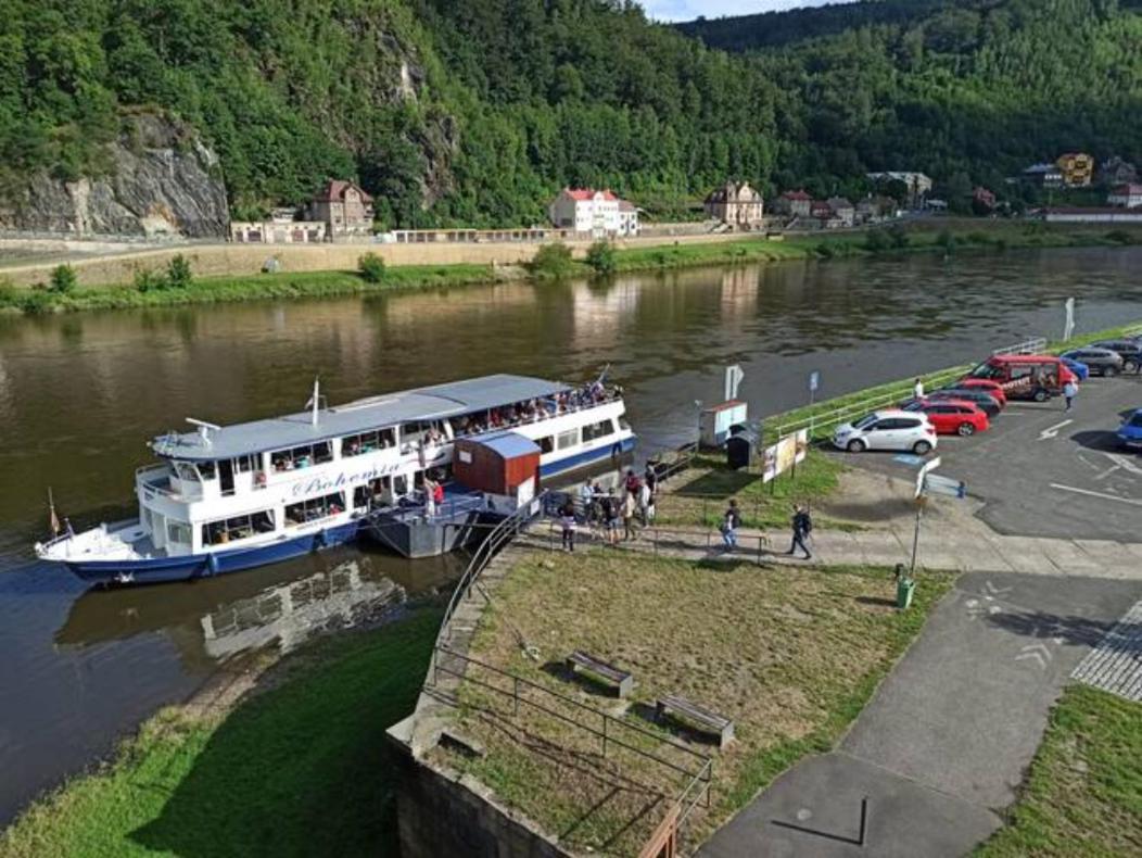 U Bocmana S Vyhledem Na Zamek A Labe Lägenhet Decin Exteriör bild