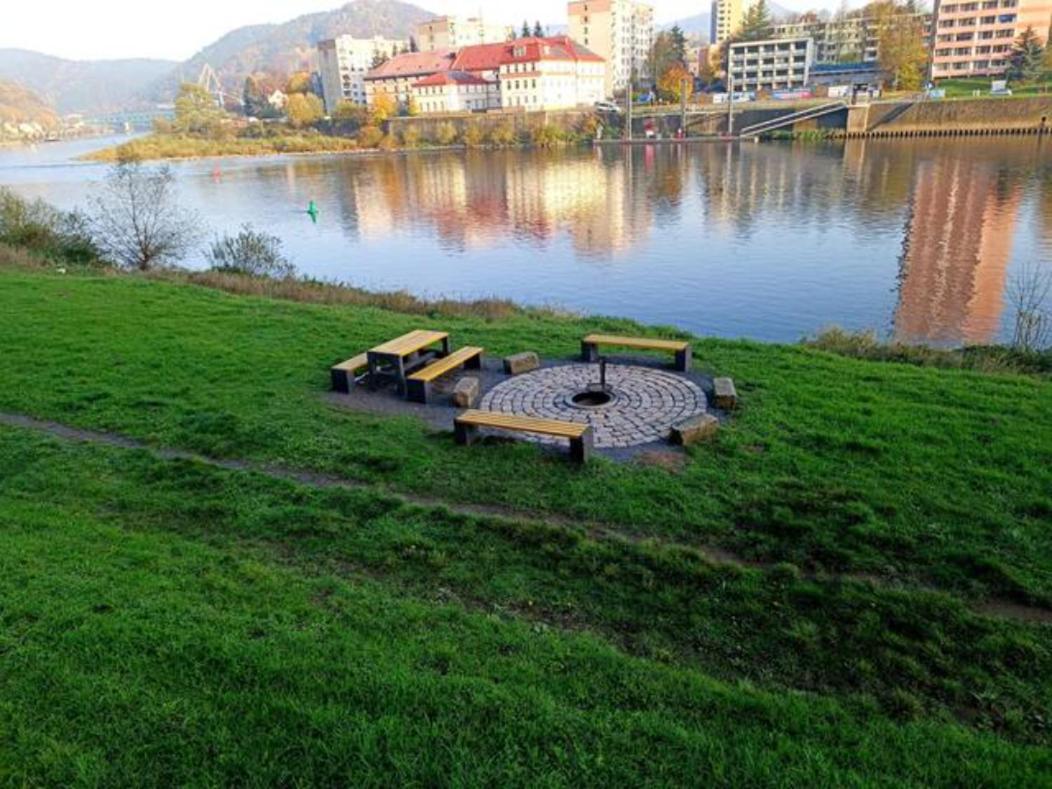 U Bocmana S Vyhledem Na Zamek A Labe Lägenhet Decin Exteriör bild