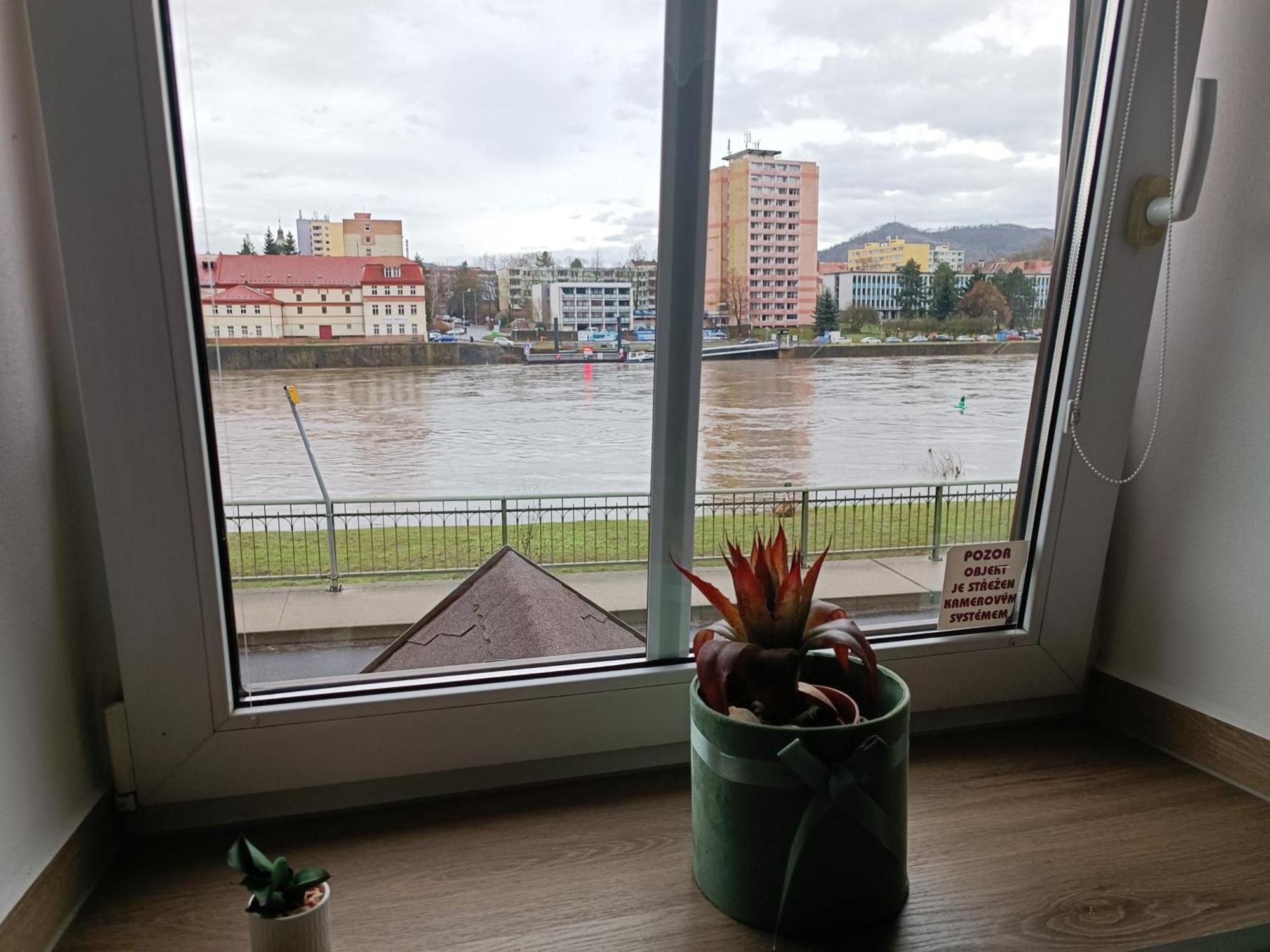 U Bocmana S Vyhledem Na Zamek A Labe Lägenhet Decin Exteriör bild