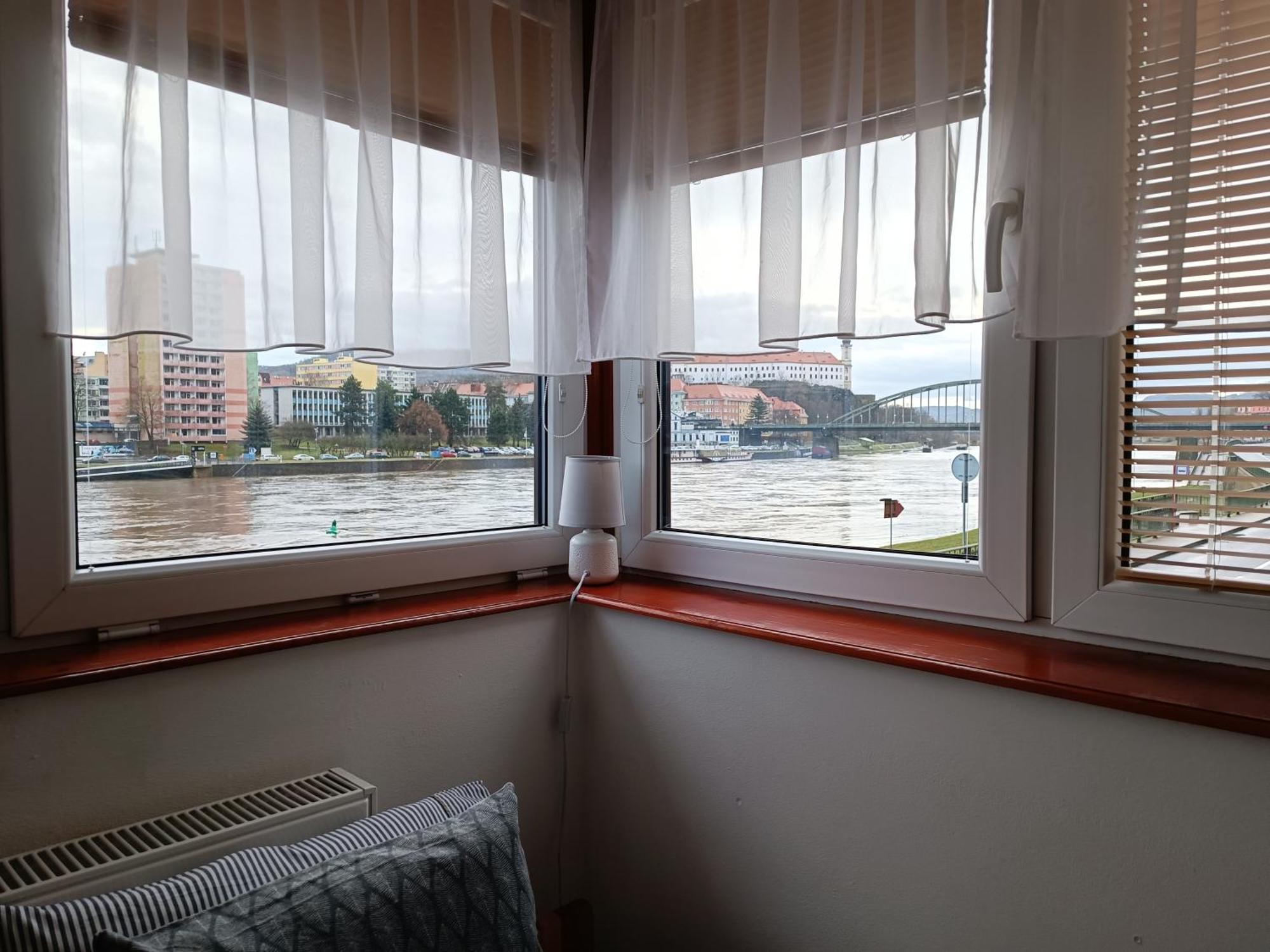 U Bocmana S Vyhledem Na Zamek A Labe Lägenhet Decin Exteriör bild