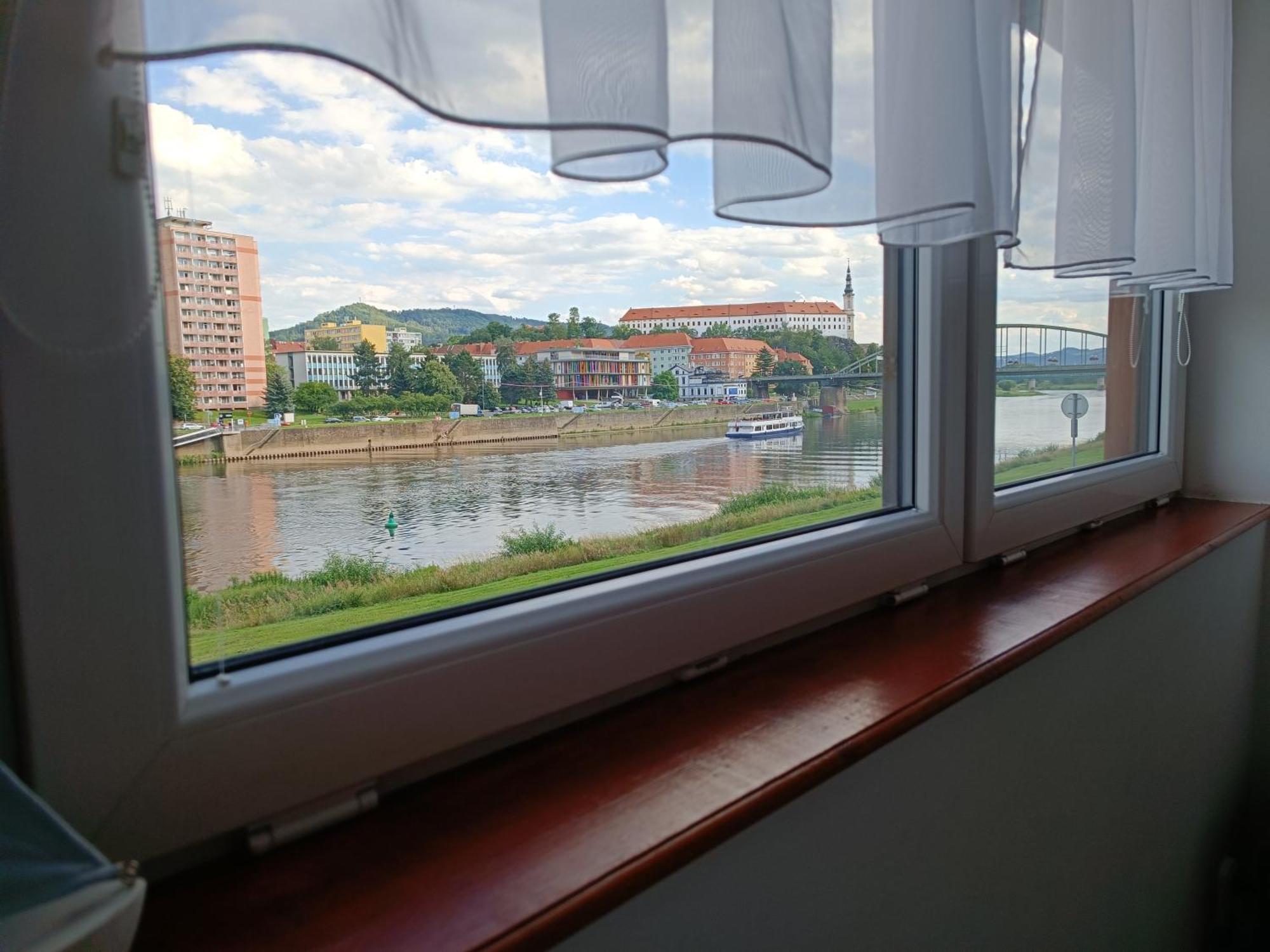 U Bocmana S Vyhledem Na Zamek A Labe Lägenhet Decin Exteriör bild