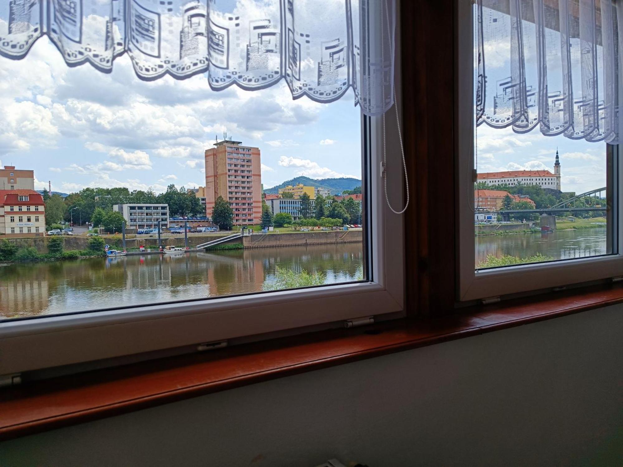 U Bocmana S Vyhledem Na Zamek A Labe Lägenhet Decin Exteriör bild