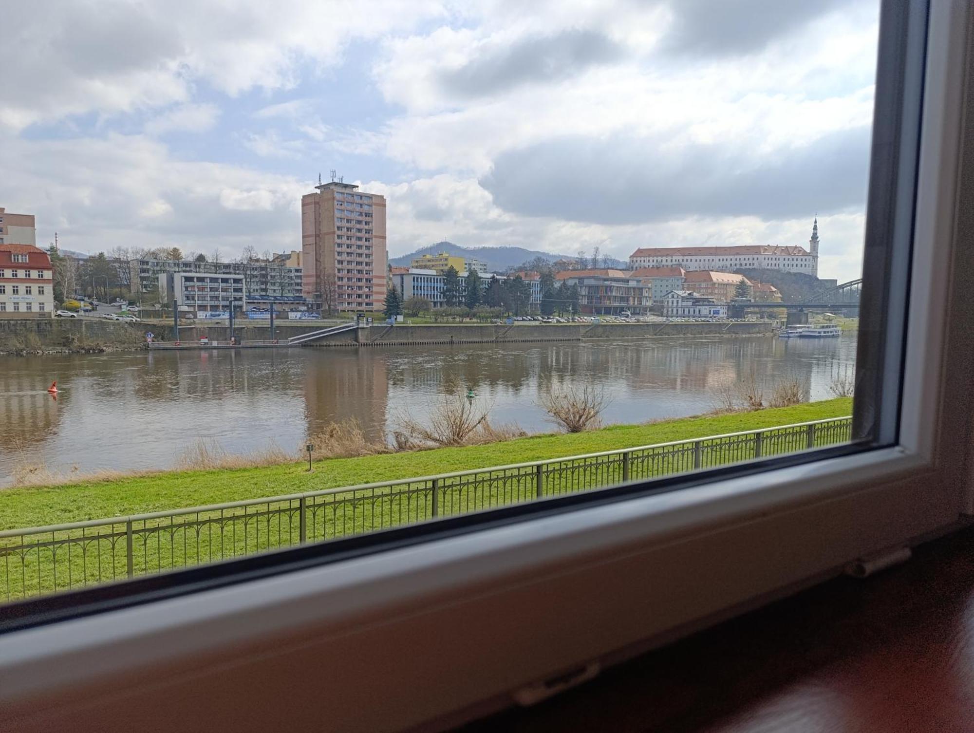 U Bocmana S Vyhledem Na Zamek A Labe Lägenhet Decin Exteriör bild