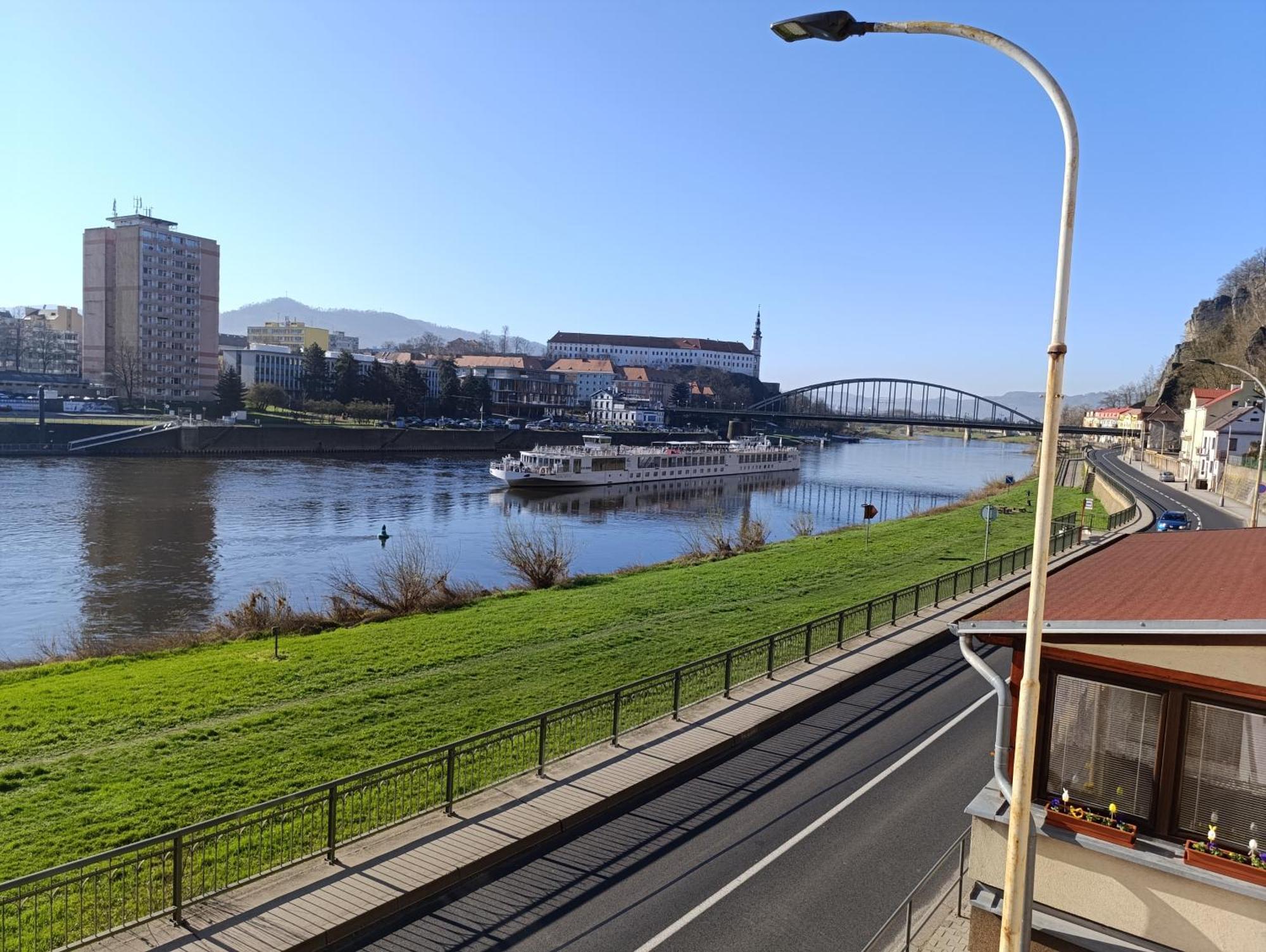 U Bocmana S Vyhledem Na Zamek A Labe Lägenhet Decin Exteriör bild